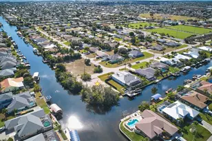 201 SW 40th St, Cape Coral, FL 33914 - Photo 9