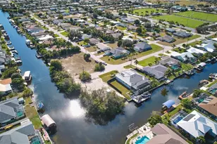 201 SW 40th St, Cape Coral, FL 33914 - Photo 15