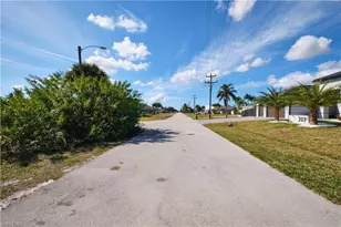 201 SW 40th St, Cape Coral, FL 33914 - Photo 19