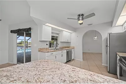 2201 SE 10th Ave, Cape Coral, FL 33990 - Photo 15