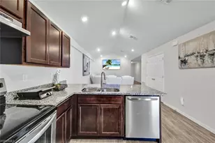 3823 SW 8th Ct, Cape Coral, FL 33914 - Photo 11