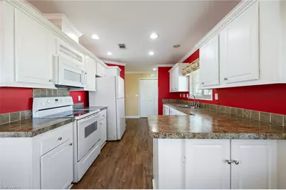 5252 Fiddleleaf Dr, Fort Myers, FL 33905 - Photo 7