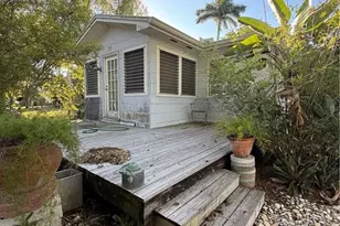 77 Oak St, North Fort Myers, FL 33903 - Photo 5