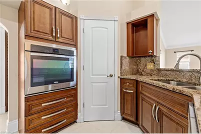 329 NE 9th St, Cape Coral, FL 33909 - Photo 5