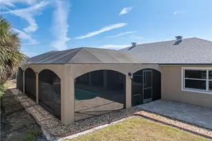 329 NE 9th St, Cape Coral, FL 33909 - Photo 25