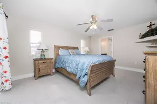 20 NE 8th Pl, Cape Coral, FL 33909 - Photo 19