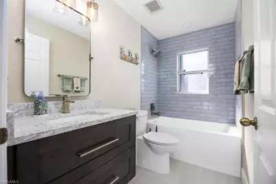 20 NE 8th Pl, Cape Coral, FL 33909 - Photo 29