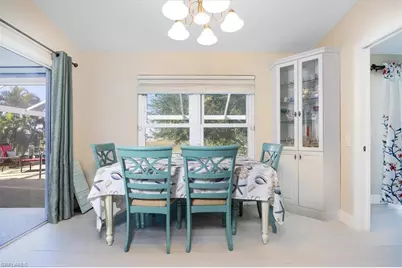 20 NE 8th Pl, Cape Coral, FL 33909 - Photo 11