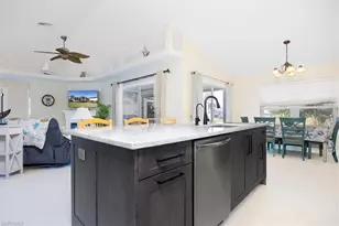 20 NE 8th Pl, Cape Coral, FL 33909 - Photo 9