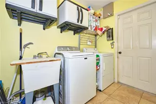 401 SE 23rd Terrace, Cape Coral, FL 33990 - Photo 23