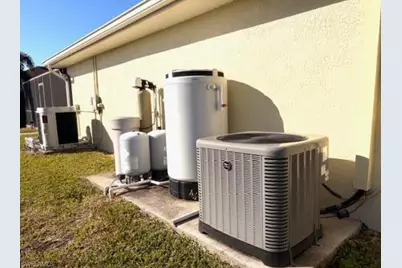 1730 NE 34th Ln, Cape Coral, FL 33909 - Photo 25