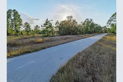 1118 Orient St E, Lehigh Acres, FL 33974 - Photo 9