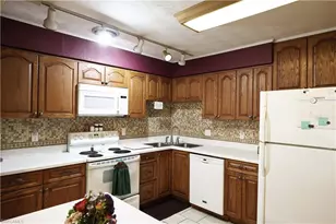 253 W Mariana Ave, North Fort Myers, FL 33903 - Photo 11