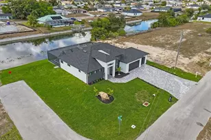 1202 NE 6th Ave, Cape Coral, FL 33909 - Photo 5