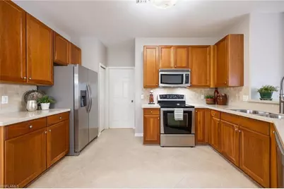 10611 Camarelle Cir, Fort Myers, FL 33913 - Photo 5