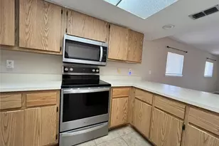 3911 Country Club Blvd, Cape Coral, FL 33904 - Photo 5