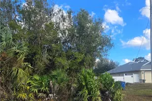 618 Lake Ave, Lehigh Acres, FL 33972 - Photo 5