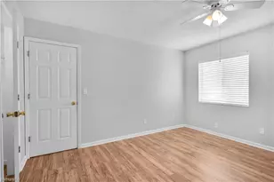 4617 Bayshore Dr, Naples, FL 34112 - Photo 19