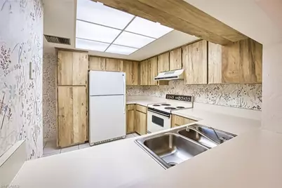 6150 Whiskey Creek Dr #811, Fort Myers, FL 33919 - Photo 11