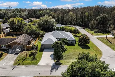11210 Rabun Gap Dr, North Fort Myers, FL 33917 - Photo 43