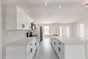 707 Kismet Pkwy E, Cape Coral, FL 33909 - Photo 11