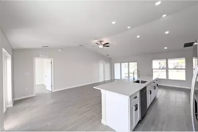 707 Kismet Pkwy E, Cape Coral, FL 33909 - Photo 9