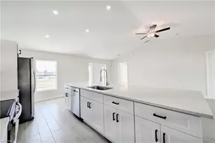 707 Kismet Pkwy E, Cape Coral, FL 33909 - Photo 13