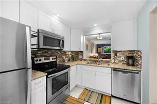 1031 Pine Isle Ln, Naples, FL 34112 - Photo 7