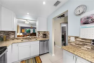 1031 Pine Isle Ln, Naples, FL 34112 - Photo 9