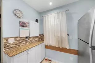 1031 Pine Isle Ln, Naples, FL 34112 - Photo 5