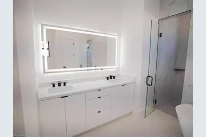 2000 SW 31st Ter, Cape Coral, FL 33914 - Photo 9