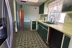 908 SE 19th St, Cape Coral, FL 33990 - Photo 7