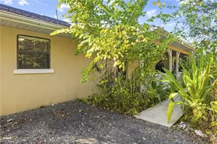 571 2nd St SE, Naples, FL 34117 - Photo 29