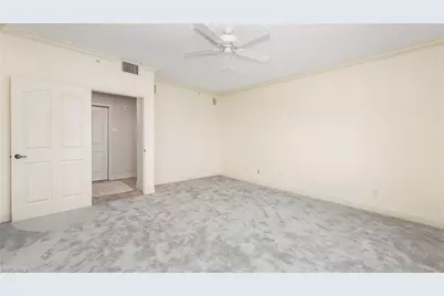 14811 Laguna Dr #202, Fort Myers, FL 33908 - Photo 13