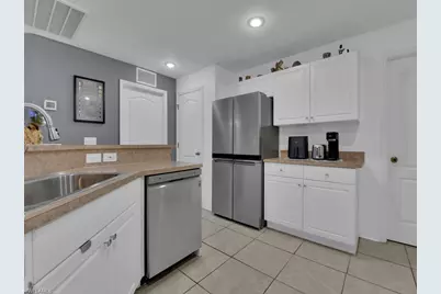 2609 NE 5th Ave, Cape Coral, FL 33909 - Photo 5