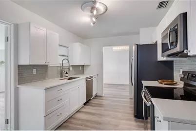 1542 Coconut Dr, Fort Myers, FL 33901 - Photo 11