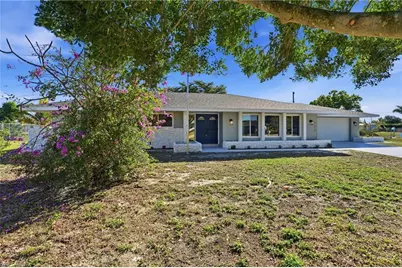 113 E Lake Dr, Lehigh Acres, FL 33936 - Photo 3