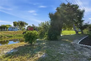 113 E Lake Dr, Lehigh Acres, FL 33936 - Photo 49