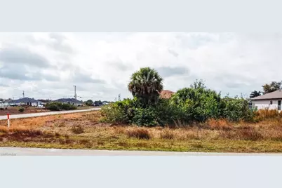 364 Poplar St, Lehigh Acres, FL 33974 - Photo 5