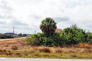 364 Poplar St, Lehigh Acres, FL 33974 - Photo 5