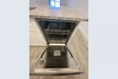 121 SE 13th St, Cape Coral, FL 33990 - Photo 9