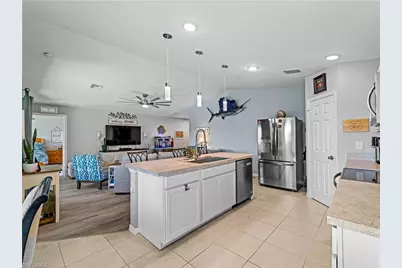 917 NW 13th Ave, Cape Coral, FL 33993 - Photo 9