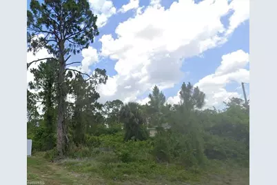 913 Kanuga St E, Lehigh Acres, FL 33974 - Photo 1