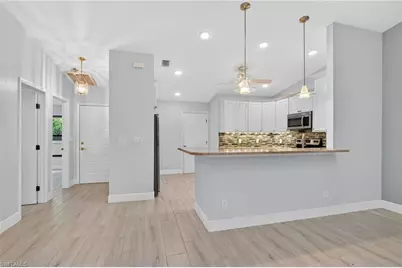 5365 Governors Dr, Fort Myers, FL 33907 - Photo 11