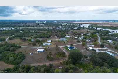 1053 Right Side Rd, Moore Haven, FL 33471 - Photo 1