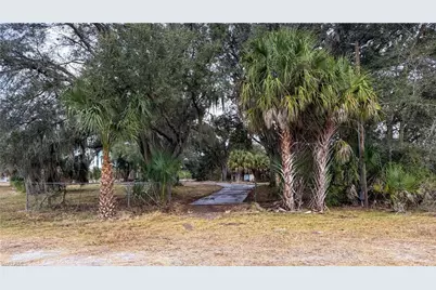 1053 Right Side Rd, Moore Haven, FL 33471 - Photo 3