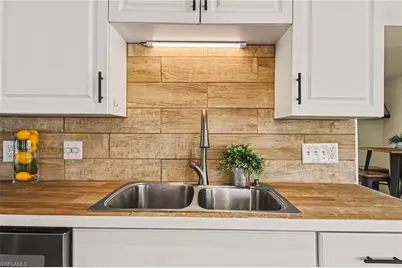 2753 N Ibis Ct, Saint James City, FL 33956 - Photo 9