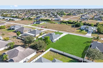 343 NE 25th Ter, Cape Coral, FL 33909 - Photo 29