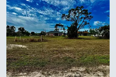 2212 NE 35th St, Cape Coral, FL 33909 - Photo 1