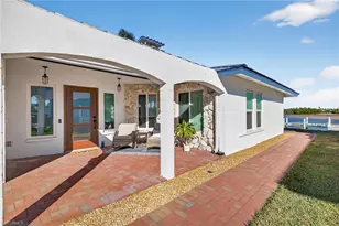 867 Oak St, Fort Myers Beach, FL 33931 - Photo 5